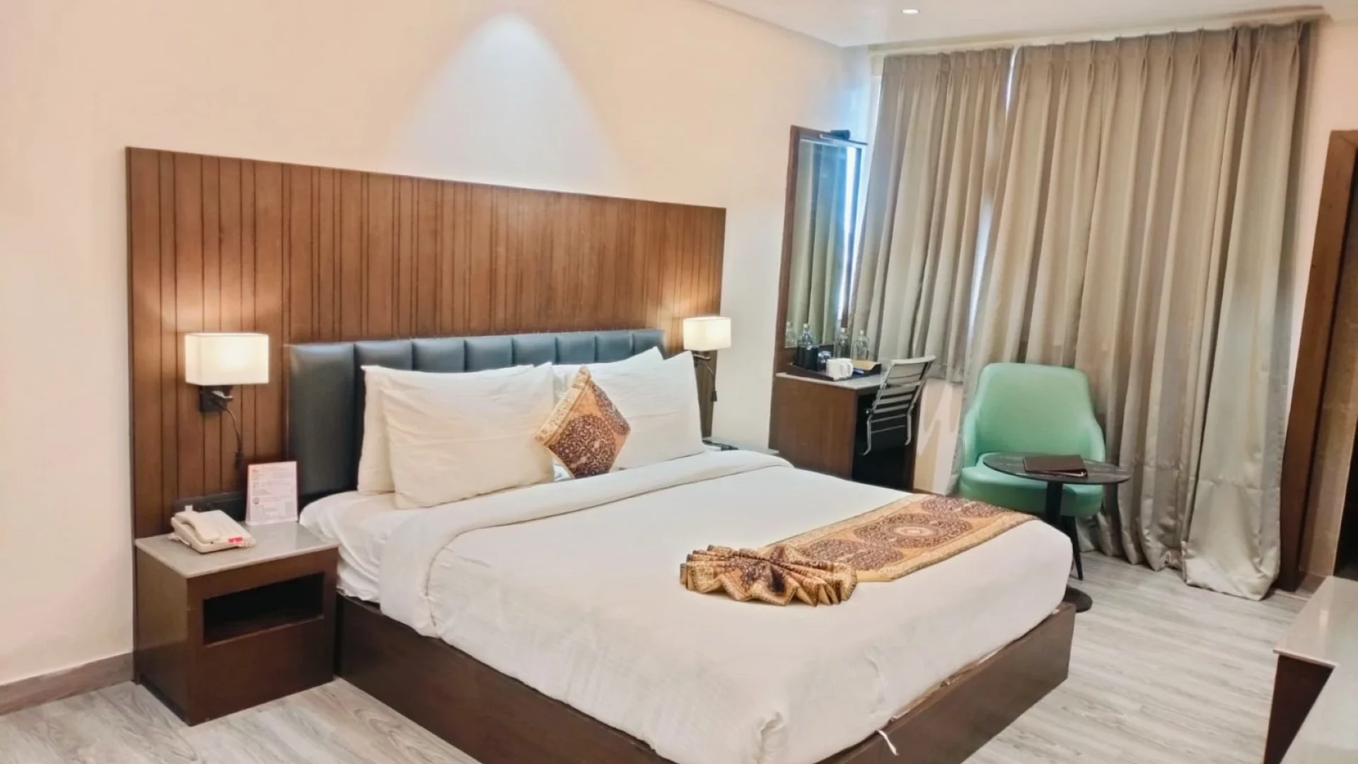 Hotel Raaj Palace